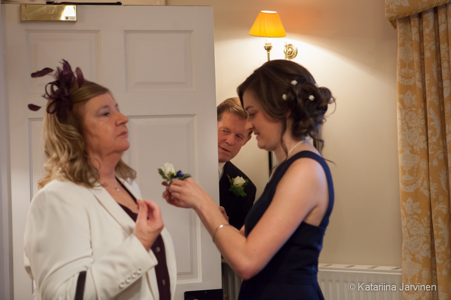 bride's mother getting ready